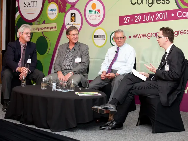 Event Holds Discussion on Politics of Health, Featuring Anthony Fauci M.D.'62 in Lead Role