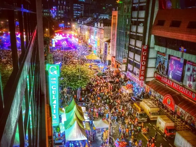 Dusseldorf: How might Oberbilk appear without the presence of the "Königinnen & Helden"...