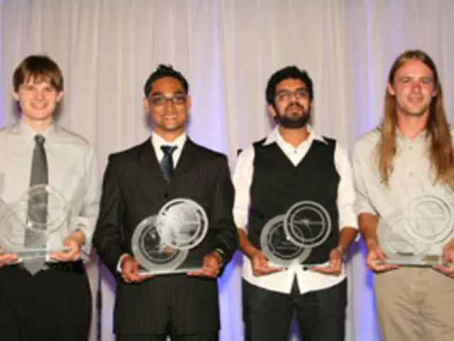 Prominent Peace Prize recipients Maria Ressa and Tawakkol Karman pay a visit to Pope Francis